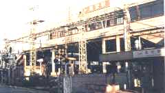 近鉄大阪線　高安駅。私も３年間、乗り降りしました。ここから学校まで１０分。
